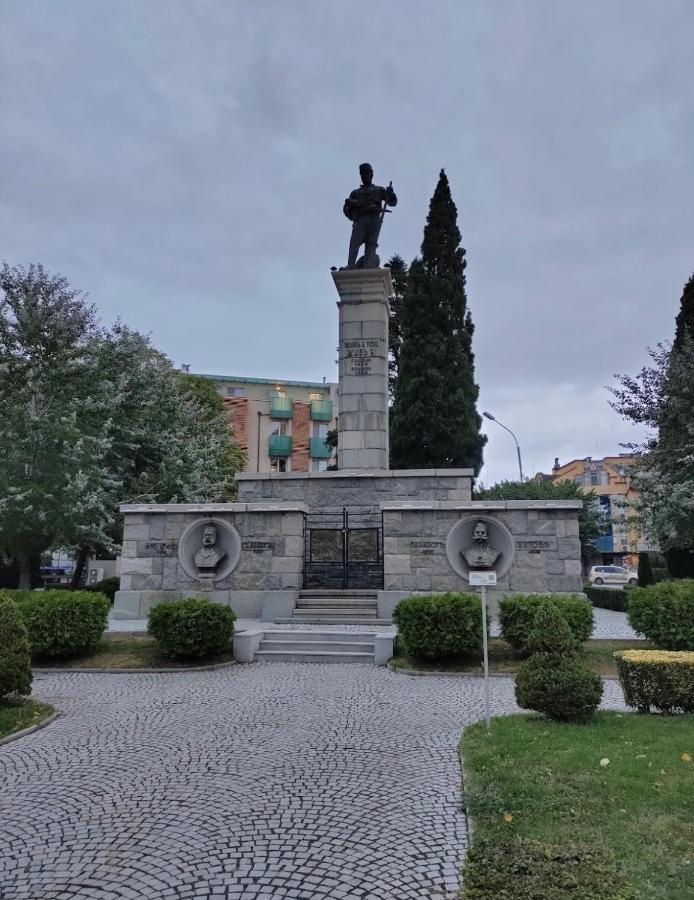 Hotel Kredo Szliven Kültér fotó
