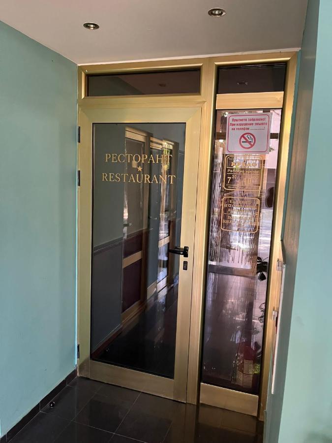 Hotel Kredo Szliven Kültér fotó