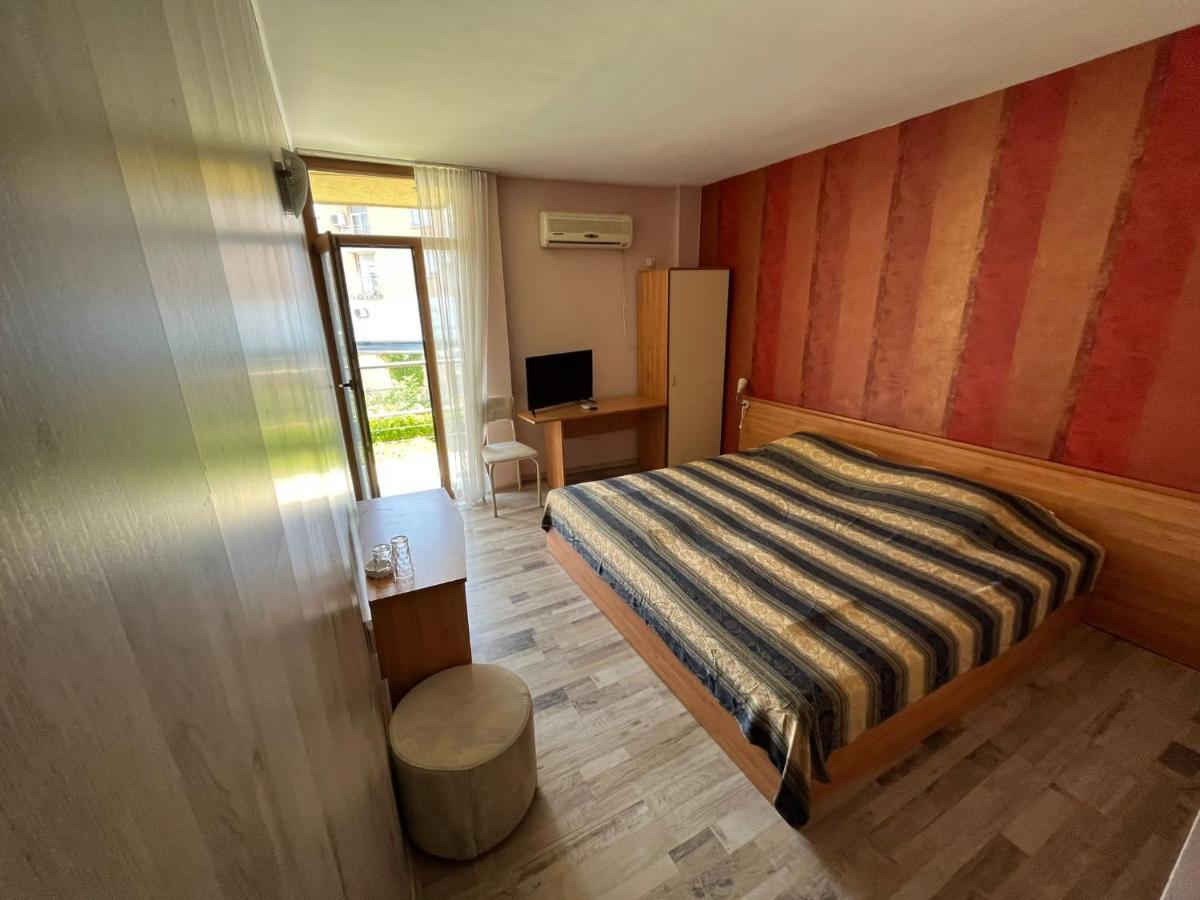 Hotel Kredo Szliven Kültér fotó