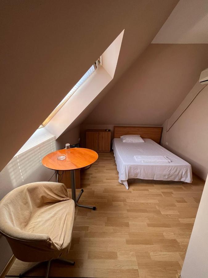 Hotel Kredo Szliven Kültér fotó