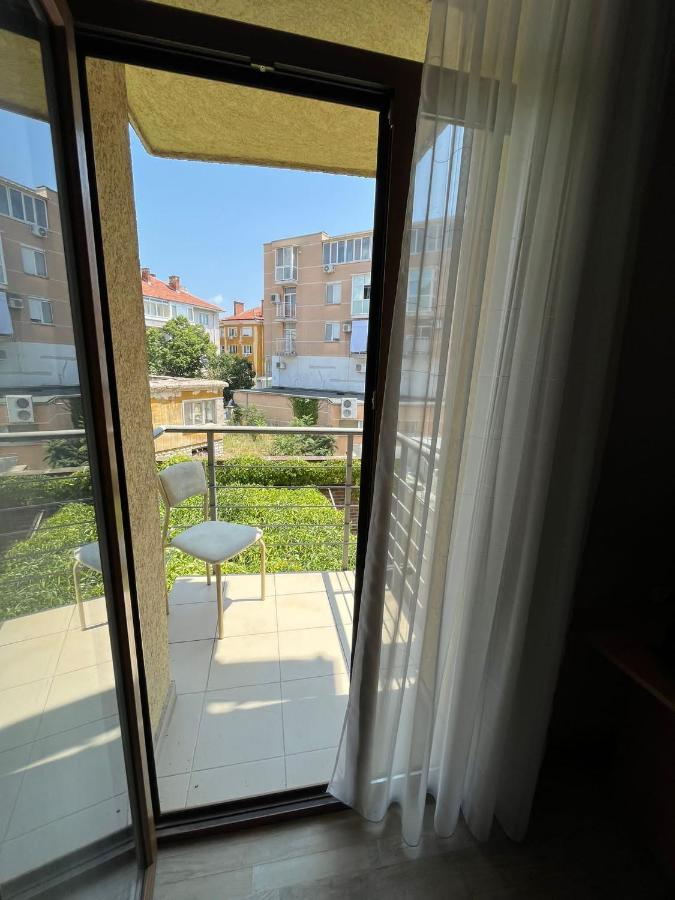 Hotel Kredo Szliven Kültér fotó