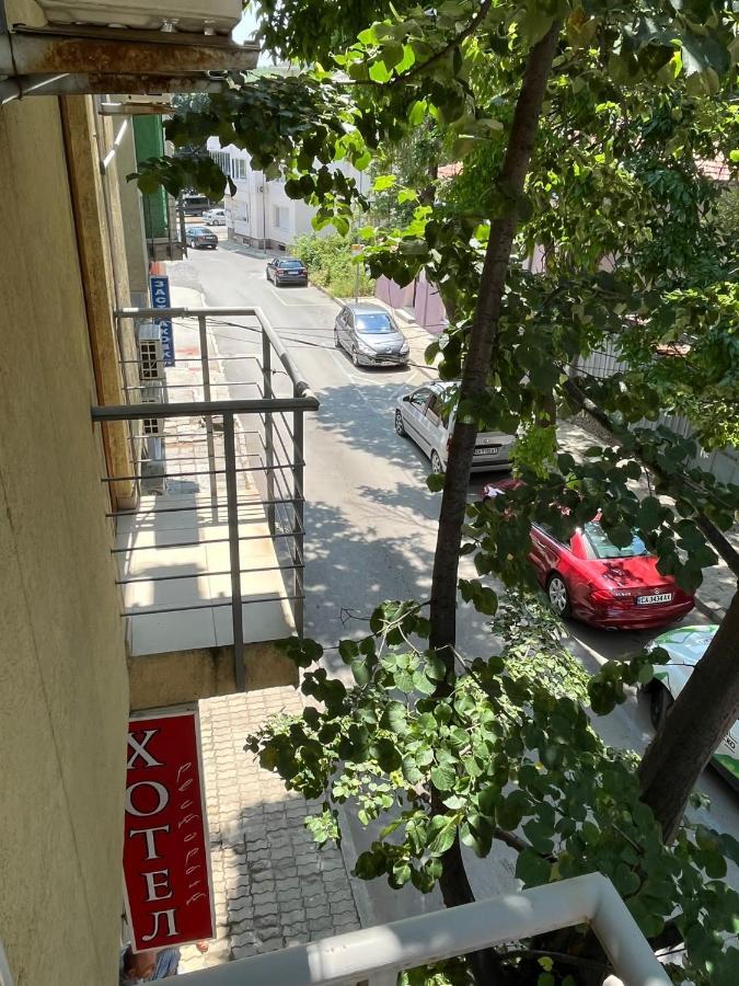 Hotel Kredo Szliven Kültér fotó
