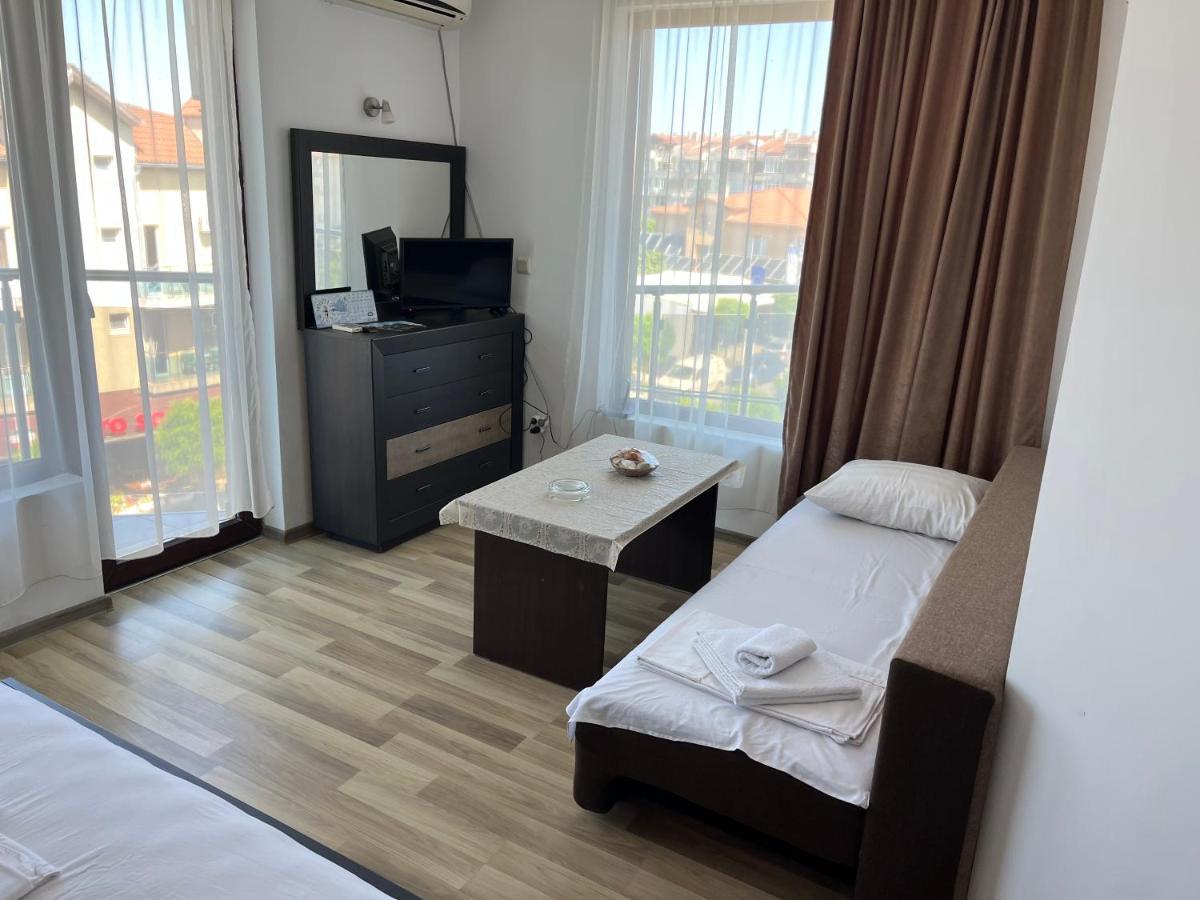 Hotel Kredo Szliven Kültér fotó