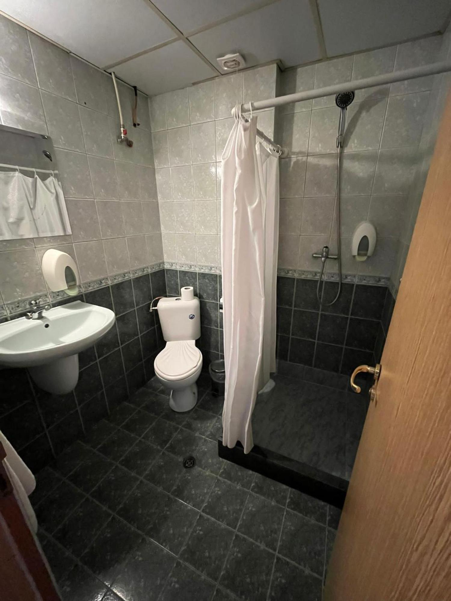 Hotel Kredo Szliven Kültér fotó